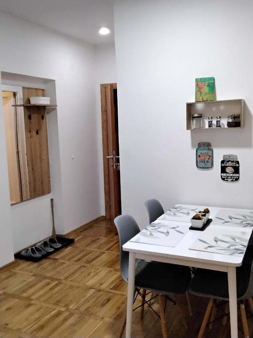 Fina Apartman Лесковац Экстерьер фото